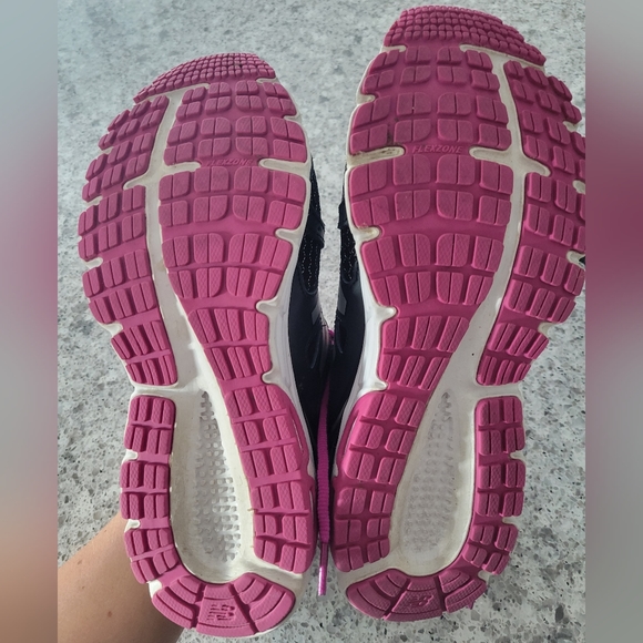 New Balance 560 V6 size 7.5 - Picture 2 of 3